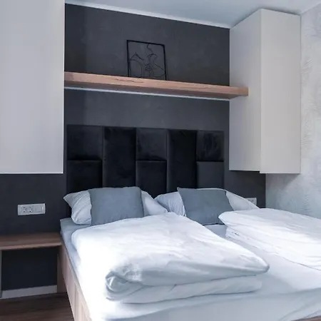 Mobilna Hiska Pod Lipo Apartment Velenje