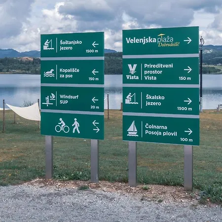 Mobilna Hiska Pod Lipo Apartment