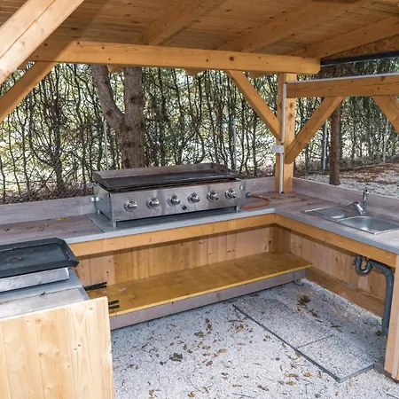 Apartma Mobilna Hiska Pod Lipo *