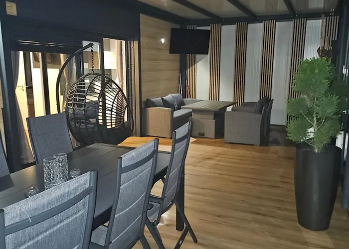 Mobilna Hiska Pod Lipo